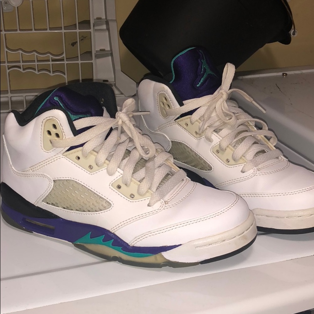 Air Jordan 5s Grapes size 5.5 GS